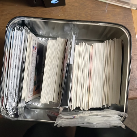 Michael Jordan Tin Basketball Playing Card Set - Picture 7 of 7